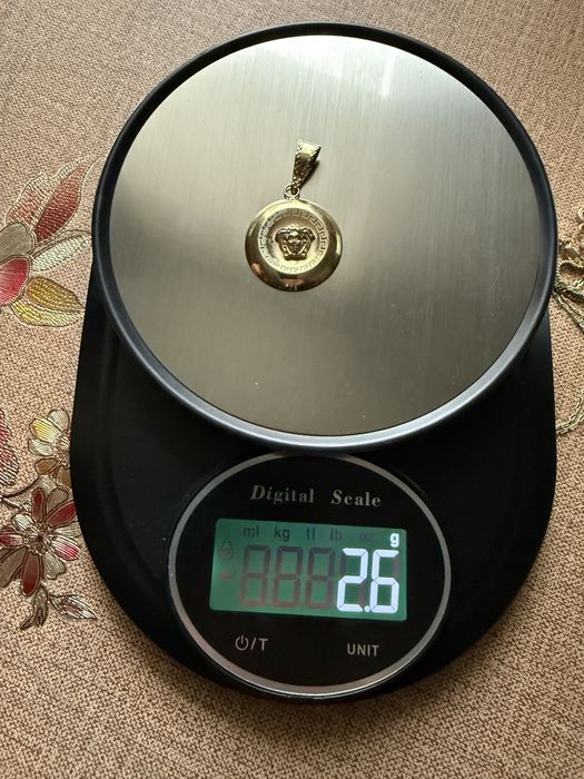 Predantiv versace de aur 14 karate