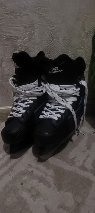 Продаю коньки новые 37 размер
