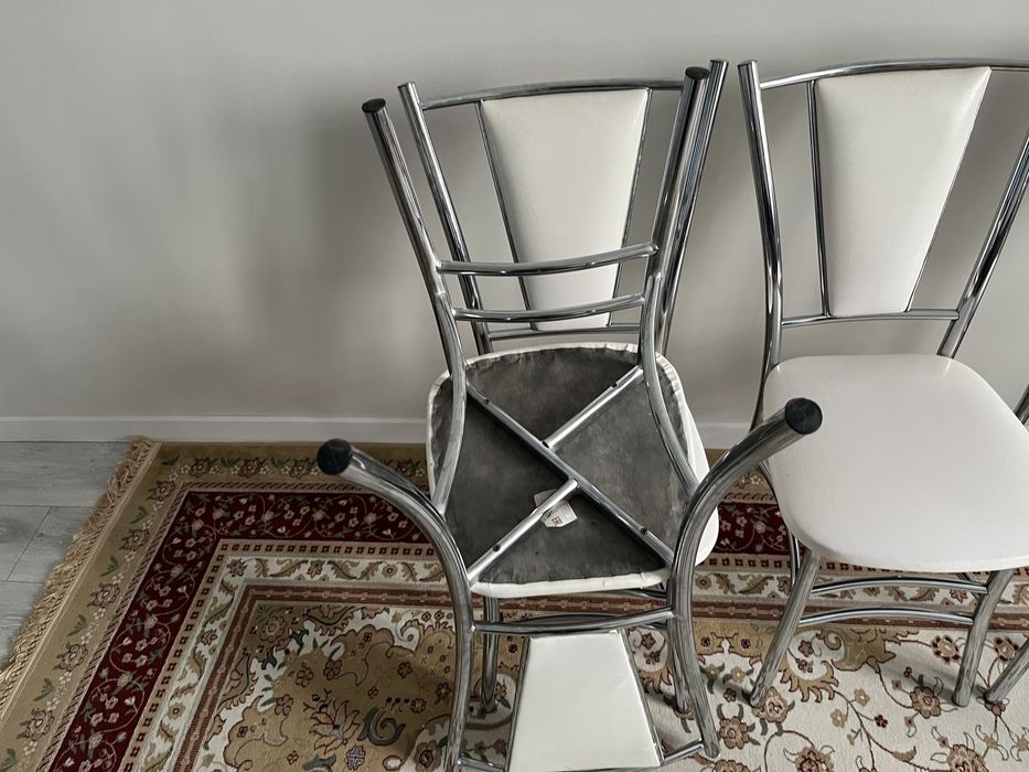 Стильные стулья - почти как новые!