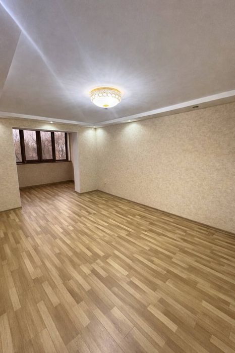 Продается 3 комн квартира, евроремонт, кирпич, Юнусабад, Зарбулок