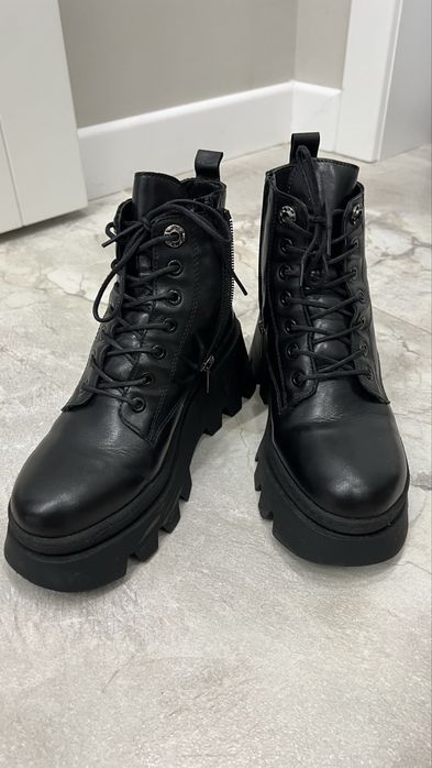 Продам кожанные зимние полу сапожки