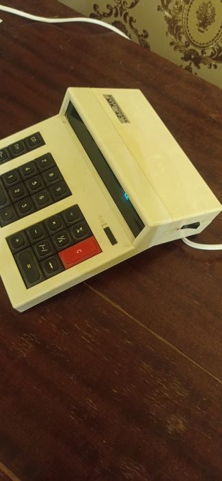 Винтажный калькулятор "Электроника МК-42", СССР. Размер 17х21х7см.