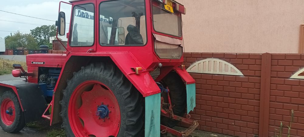 Vând tractor U650