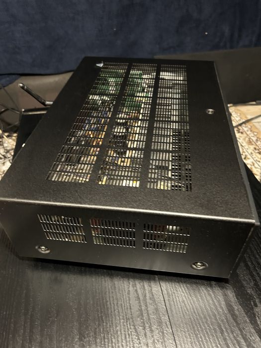 Se vinde Yamaha R-N303