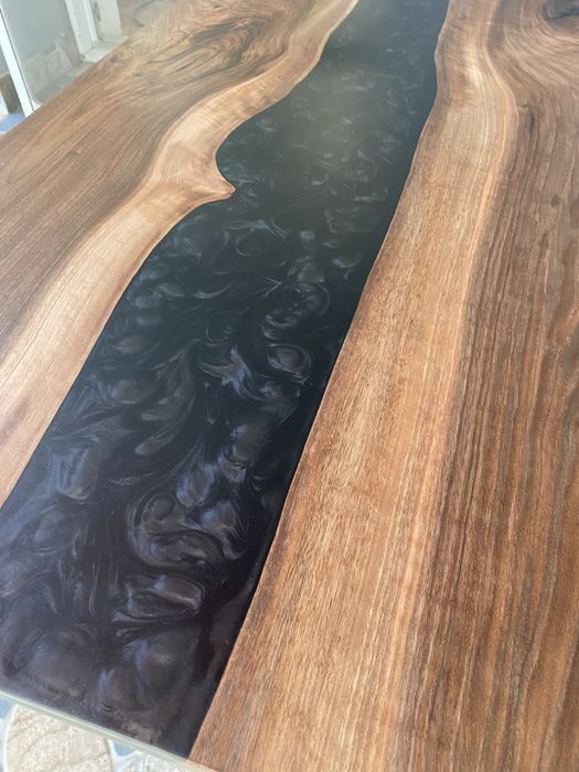 Masă de cafea din lemn de nuc și rășină epoxidică