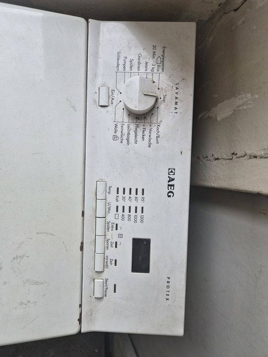 Продавам   Пералня AEG