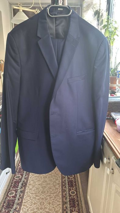 Costum barbatesc HUGO BOSS si GIORGIO ARMANI