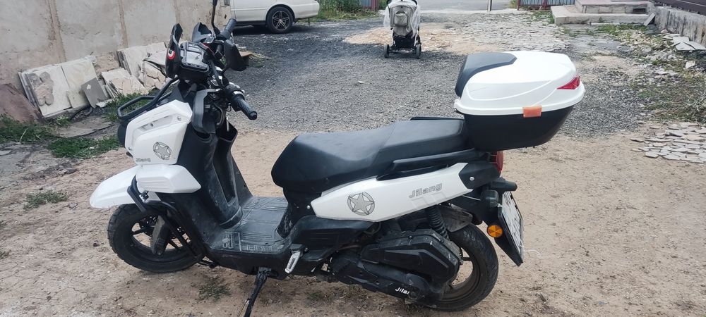 Скутер Tank 150 мопед