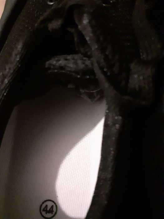 Vand Pantofi de Barbați Marimea 44 doresc Banii urgent Îi vand cu 250
