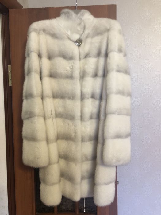 Белая норковая шуба