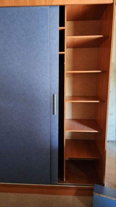 Продаю хороший шкаф