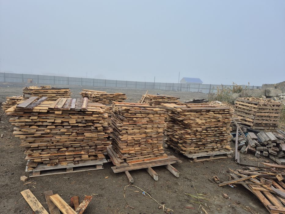 Доски б/у для черного потолка итд