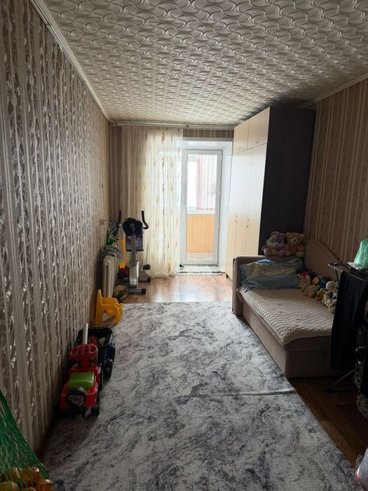 Продам квартиру 3-комн.