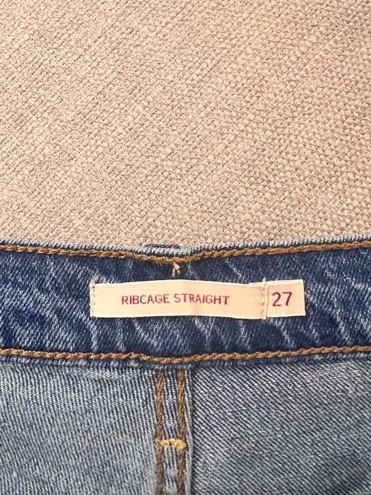 Jeans Levi’s Ribcage Straight stare perfecta