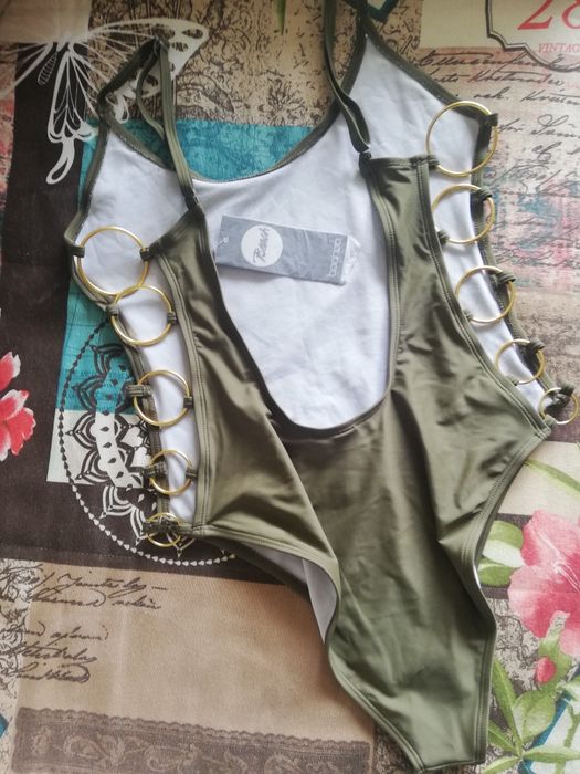 Бански половинки