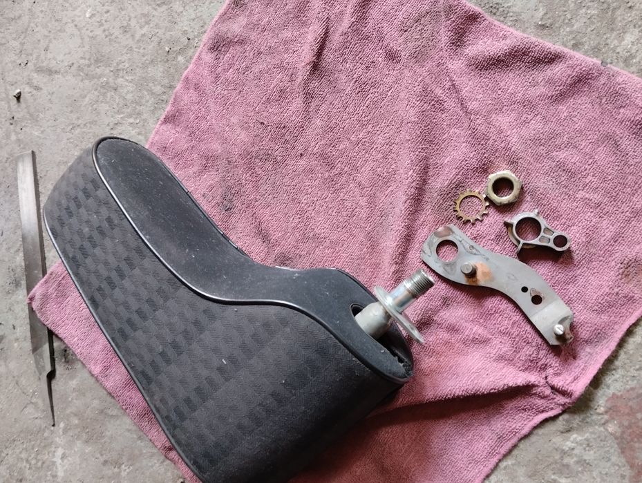 Подлокотник мерседес 190