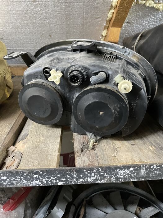 Фара волга ГАЗ 31105 правая