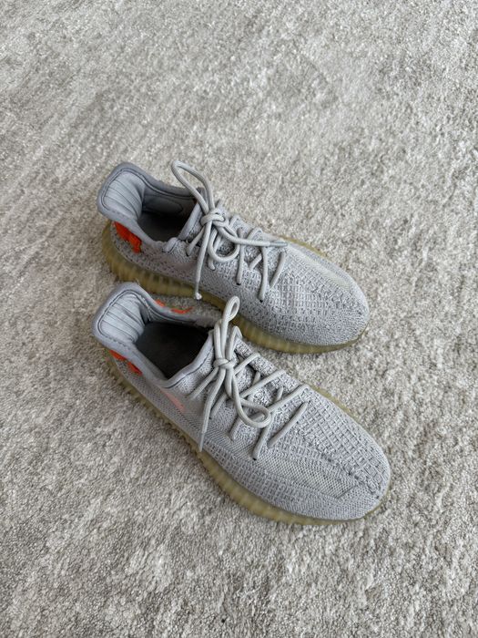 adidas Yeezy Boost 350 V2 Tail Light. 36-37 размер