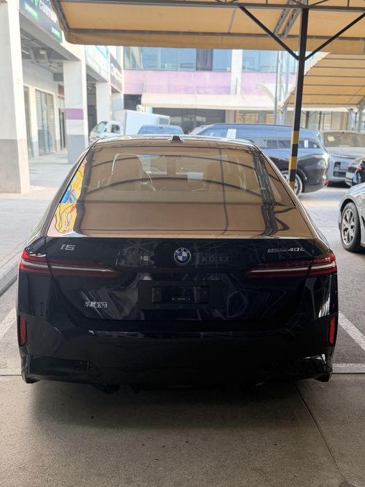 Bmw i5 40L m sport