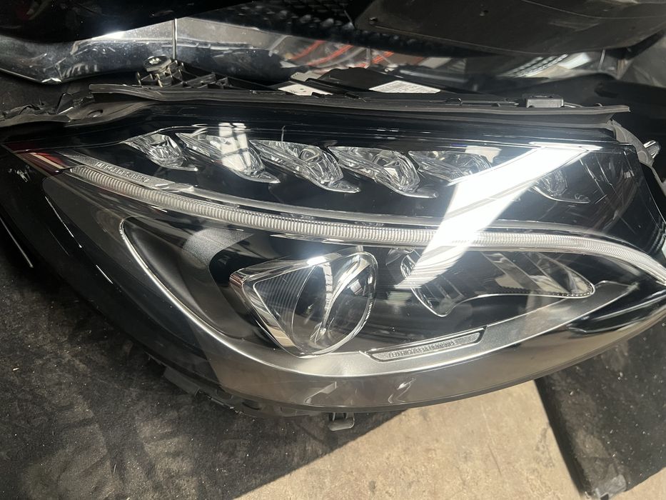 Mercedes W205 C класа фар/фарове