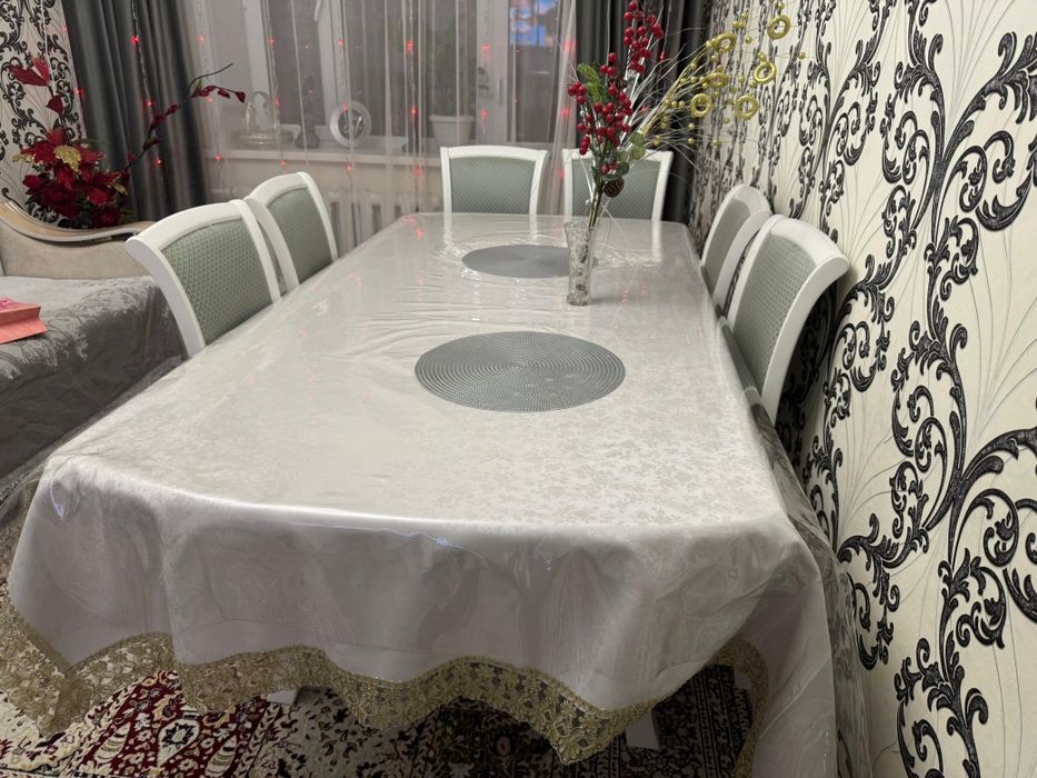 Продам раздвижной стол.