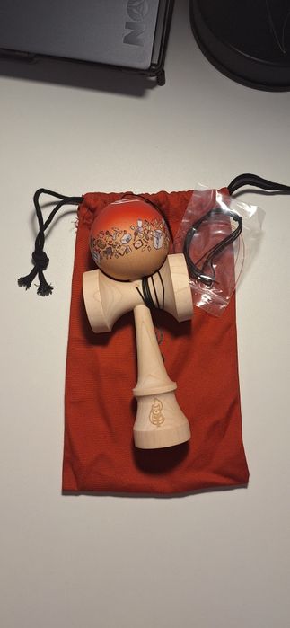 Kendama Miguel noua rosu