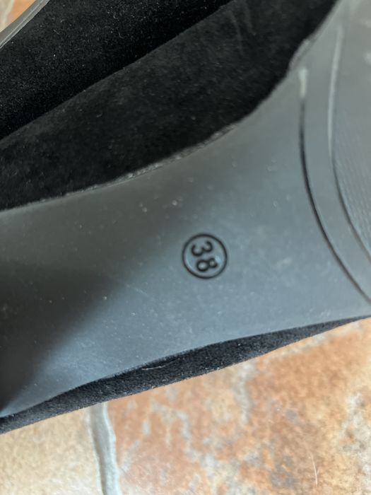 Велурени обувки с ток