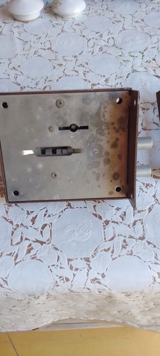 Продам врезной замок