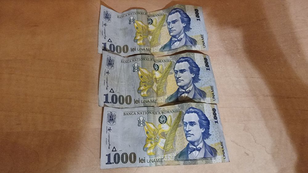 Vând sau schimb 3 Bancnote 1000 lei Mihai Eminescu 1998, În Stare Bună