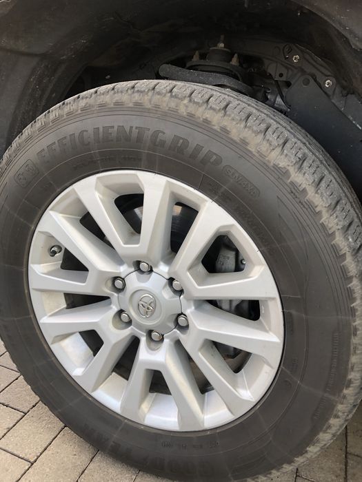 Продам резину 265/60R18