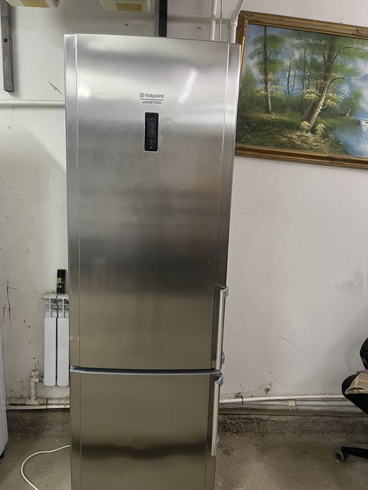 Холодильник аристон в рабочем состояние