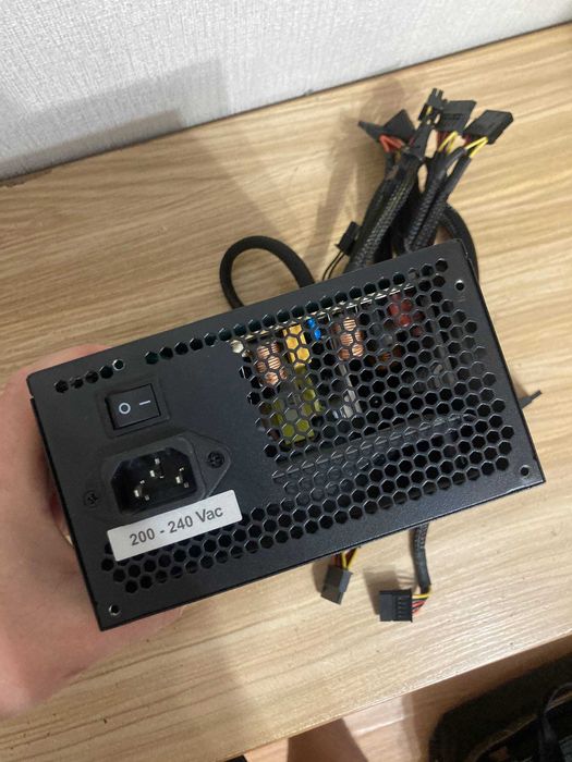 Продам блок питания AeroCool KCAS 500W