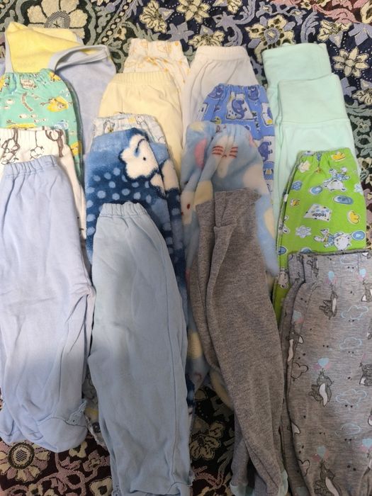 Продам детские вещи.