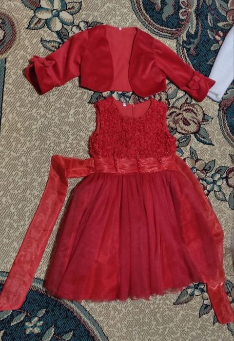 Платье нарядное на девочек