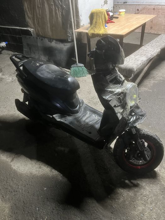 Пррдам мопед м8 срочно !