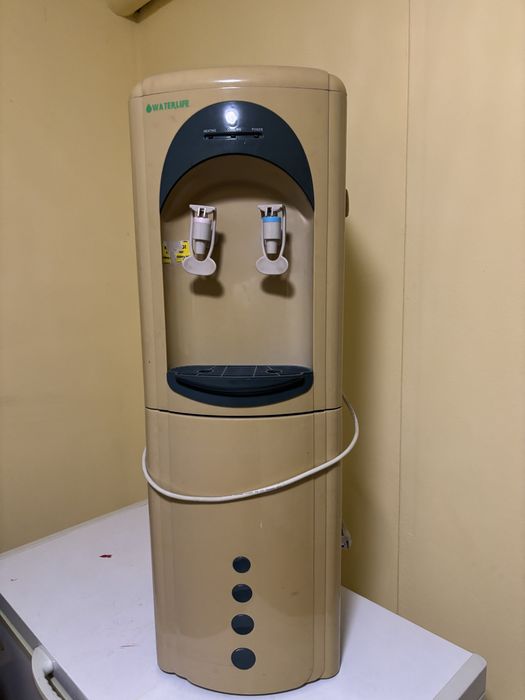 Продаю диспенсер