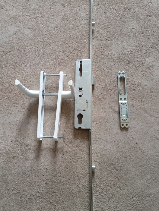 Фурнитура для дверей