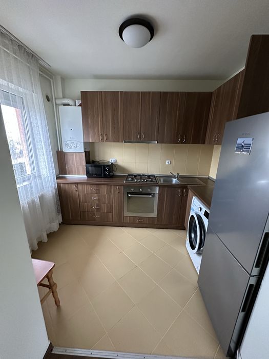 Apartament 2 camere + parcare spre inchiriere