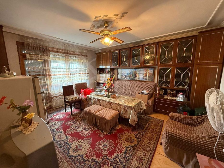 Двуетажна къща в с. Скутаре 92455