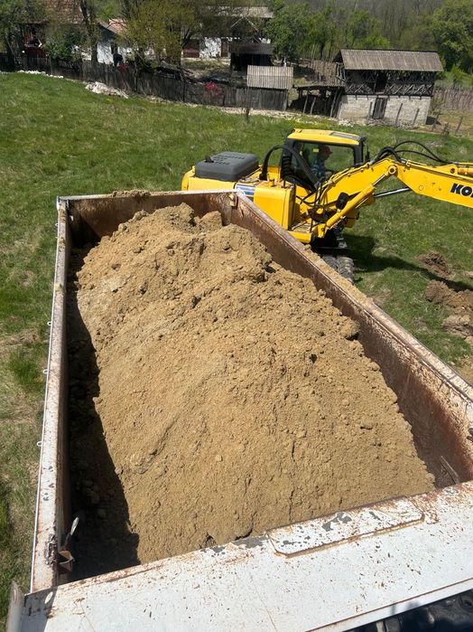 Închiriez excavator și bascula