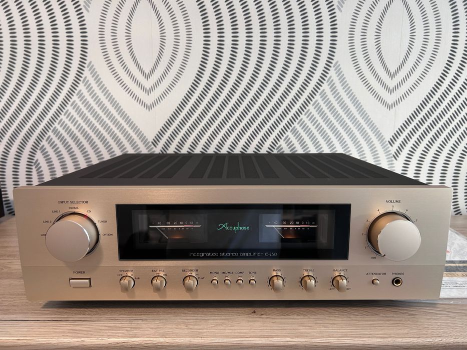 Accuphase E-250, Amplificator integrat stereo 2x90W / 8 ohm (230V)