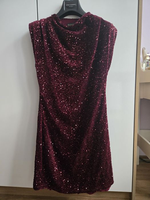 Вечерна рокля цвят бордо