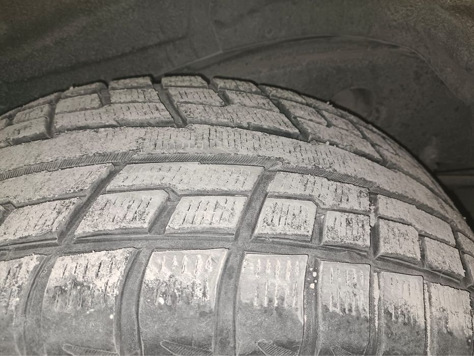 Продам зимнюю резину Б/у