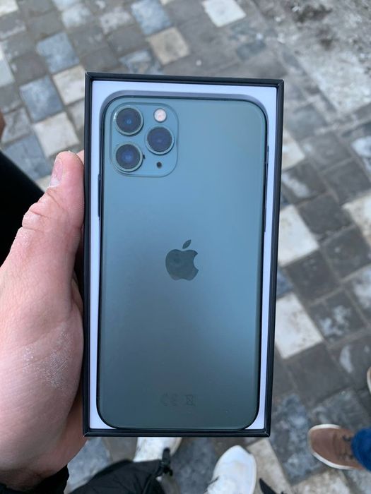 Продам айфон 11 про
