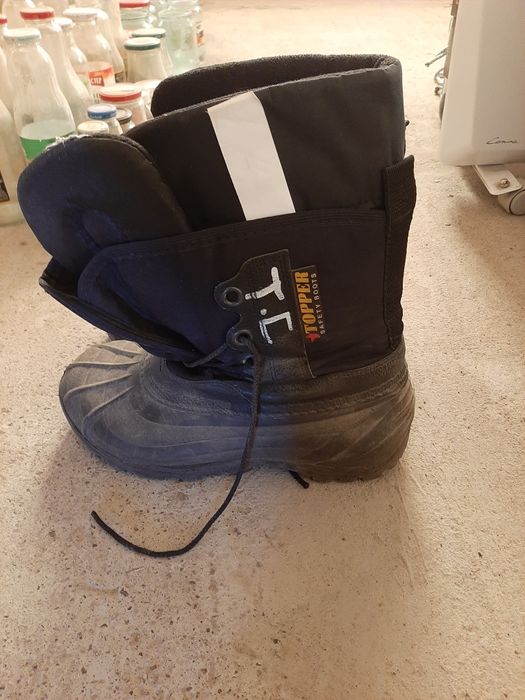 Продажа спецобуви.