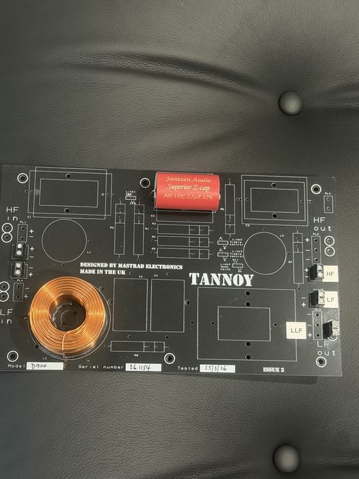 Boxe Tannoy D900