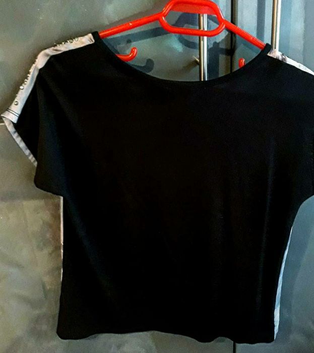 Vând tricou cu model de ghepard