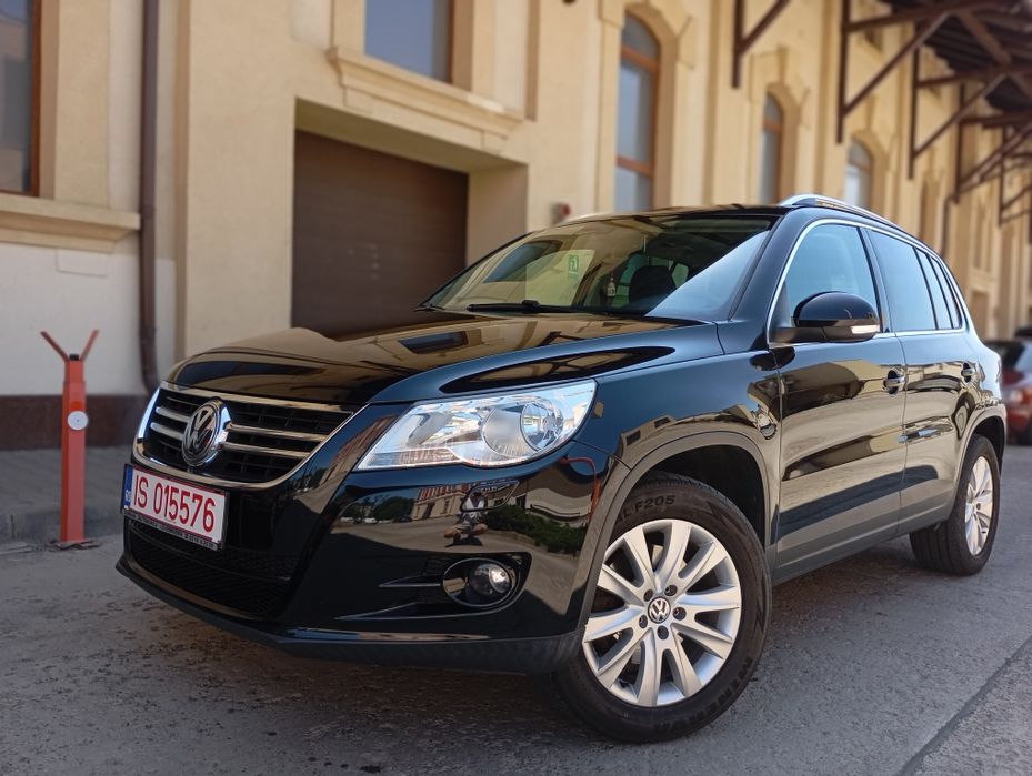 VOLKSWAGEN Tiguan
