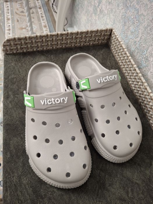 Продам кроксы размер 39