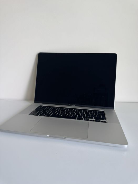 Apple MacBook Pro 16” 2019 – i9, 16 GB RAM